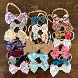 EUC Small Shop Bow Collection (Lot)